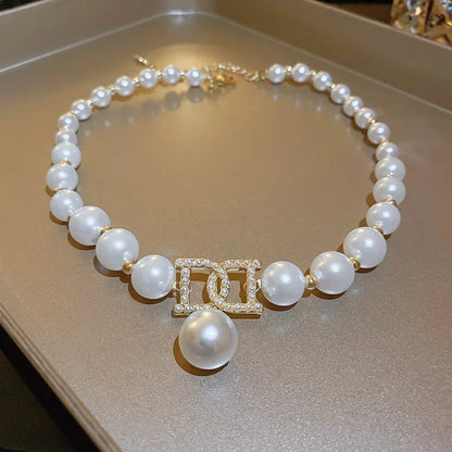 Simulated Pearl Sweater Necklace