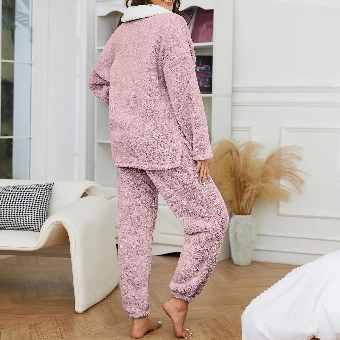 Women’s Fluffy Fleece Pajama Set